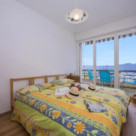 Aldesago Panoramica With Shared Pool And View - Happy *